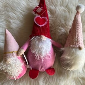 Valentine’s Day faceless Gnomes NEW